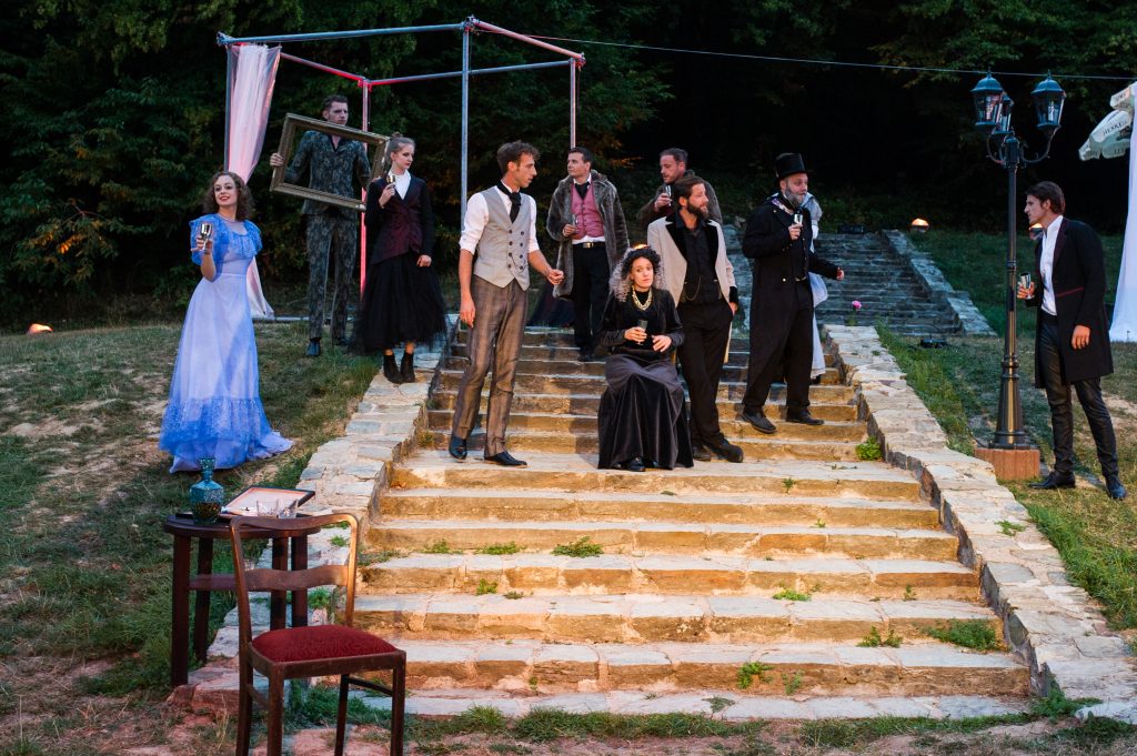 Ensemble des Sommertheaters im Nerotal 2018. Foto: Alexa Sommer / www.eyetakeyourpicture.de